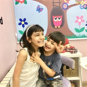 دندانپزشک اطفال - دکتر هلن جوانمرد